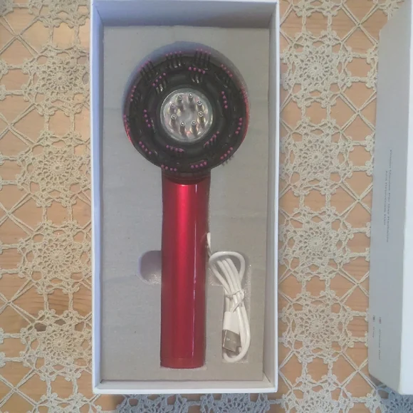 Red Multi-Functional Massage Comb - Picture 5 of 15